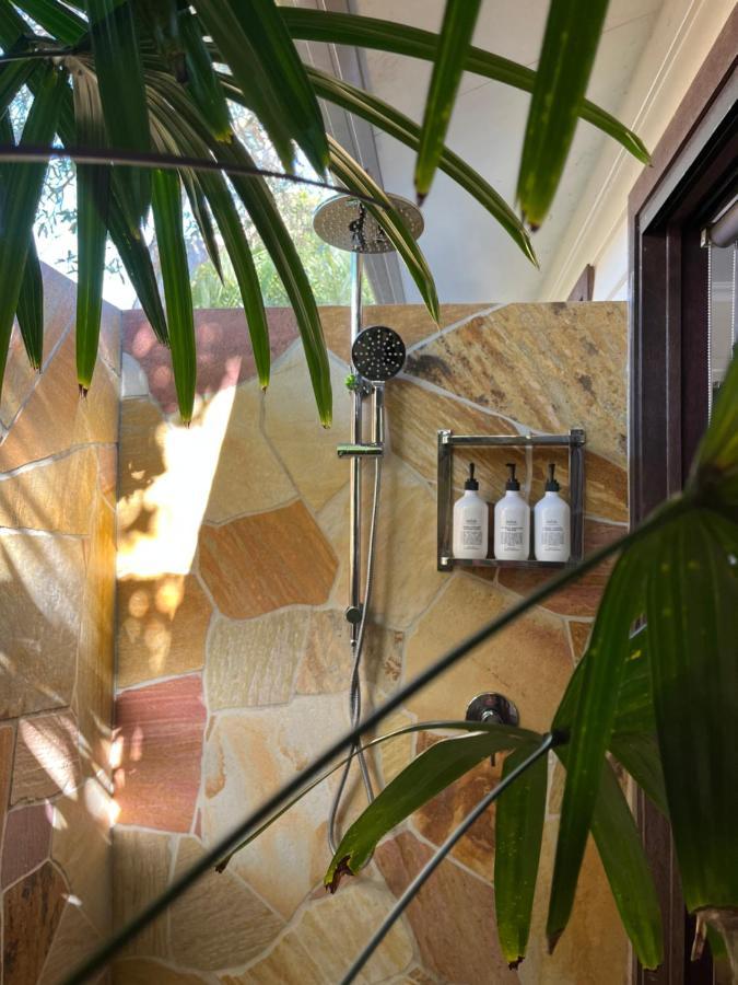 Away Guesthouse- Away On Shirley Lane *